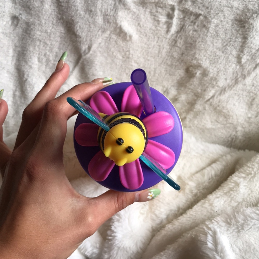 Bee cup🐝 - Picture 3 of 5